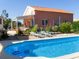 Maisons de vacances Maison de 3 chambres avec piscine privee jardin clos et wifi a Castelnou : photos des chambres