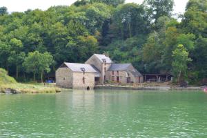 Maisons de vacances Maison de 2 chambres avec jardin clos et wifi a Saint Jouan des Guerets a 1 km de la plage : photos des chambres