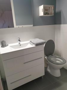 B&B / Chambres d'hotes AU FIL DES LACS : Chambre Double avec Salle de Bains Privative