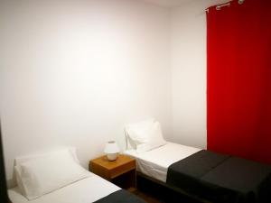 2 bedrooms appartement with city view balcony and wifi at Funchal 6 km away from the beach