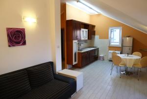 Sunrise Apartments 2