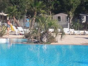 Maisons de vacances Propriete de 2 chambres a Valras Plage a 300 m de la plage avec piscine partagee et terrasse : photos des chambres