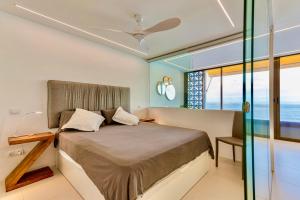 Brand New - Glass Apt - Ocean Views - 4hvězdičkové hotely ve městě Patalavaca