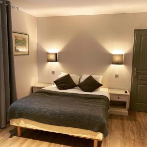 Hotels Logis du Champ De Mars : Suite 2 Chambres