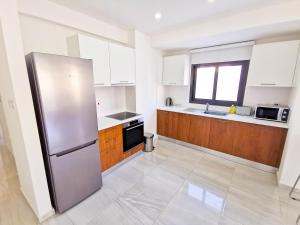 Vasilo Court Seaview City Apartment