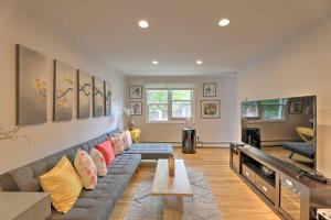 Yonkers Apt with Balcony Walk to Train Station!