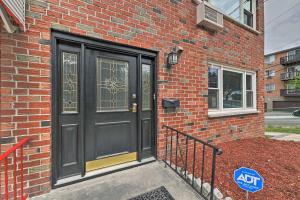 Yonkers Apt with Balcony Walk to Train Station!