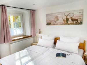 Two-Bedroom Apartment room in St Lukas Apartments