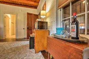 Historic Baton Rouge Vacation Rental 6 Mi to LSU!