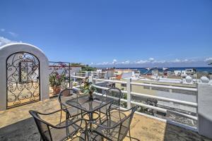 Gorgeous Penthouse Villa with Deck and Ocean Views!