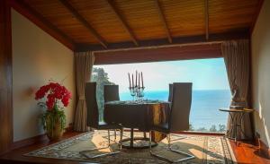 Luxury 4 pool Seaview 6 bedroom Villa on Surin Hill