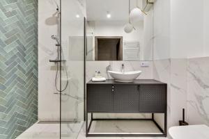 Downtown Apartments Aura III