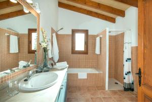 Owl Booking Villa Romeu - 10 Min Walk to the Old Town
