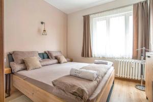 Elegant & Stylish 2 Bedroom Top Central Apartment