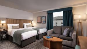 Superior Twin Room room in Staybridge Suites Newcastle an IHG Hotel