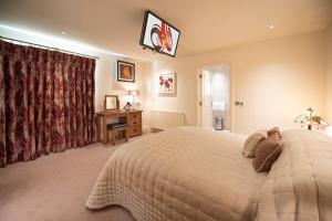Oberon River View Apartment