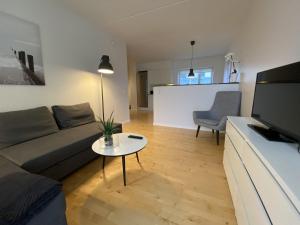 Newly Built 1 Bedroom Apartment With Balcony