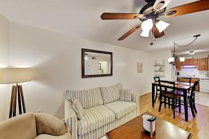 Two-Bedroom Apartment room in Resort Oasis - Sunroom - Indoor & Outdoor Pools condo