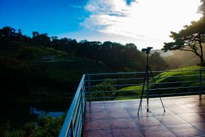 Burbi Lake Lodge Monteverde