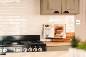 The White Rose Lodge with Hot Tub