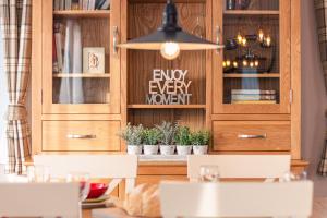 The White Rose Lodge with Hot Tub