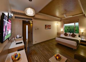 Sarovar Portico Sasangir