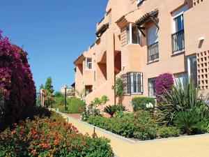 Bright apartment with sea view in Casares, 96 m², pool