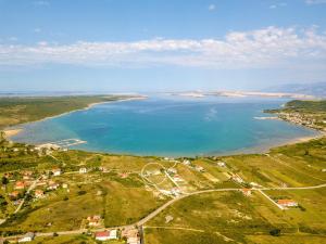 Comfortable Apartment with Sea View