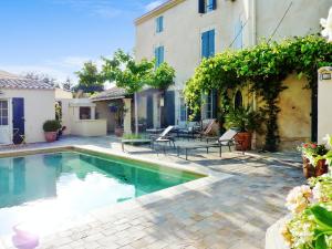 Maison de charme à Mollégès avec piscine privée