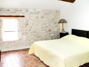 Maisons de vacances Maison de charme a Molleges avec piscine privee : photos des chambres