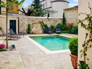Maisons de vacances Maison de charme a Molleges avec piscine privee : photos des chambres