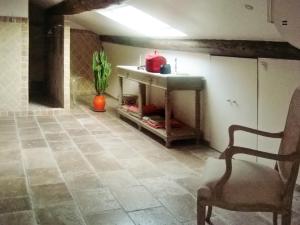 Maisons de vacances Maison de charme a Molleges avec piscine privee : photos des chambres