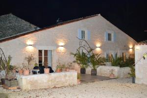 Maisons de vacances Maison de 4 chambres avec jardin amenage et wifi a Cabariot : photos des chambres