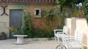 Maisons de vacances Maison de 4 chambres avec jardin amenage et wifi a Cabariot : photos des chambres
