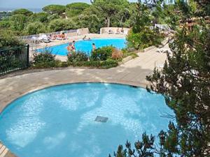 Maisons de vacances Maison d'une chambre avec vue sur la mer piscine partagee et jardin clos a Cogolin a 4 km de la plage : photos des chambres