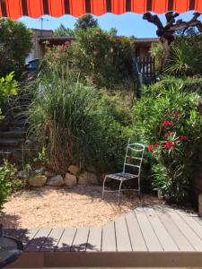 Maisons de vacances Maison d'une chambre avec vue sur la mer piscine partagee et jardin clos a Cogolin a 4 km de la plage : photos des chambres