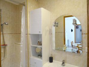 Appartements Appartement d'une chambre avec piscine partagee jardin amenage et wifi a Castagniers : photos des chambres