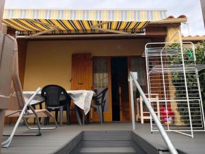 Maisons de vacances Maison d'une chambre avec piscine partagee et jardin clos a Saint Martin de Bromes : photos des chambres