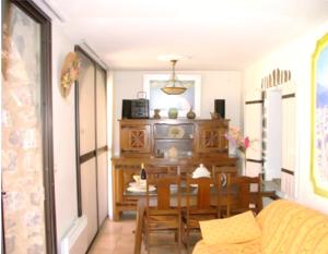 Appartement spacieux à La Roche-sur-le-Buis avec piscine privée.