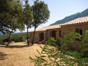 Maisons de vacances Maison de 3 chambres avec jacuzzi et jardin clos a Sartene : photos des chambres
