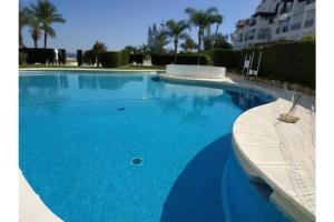 Spacious house in Roquetas de Mar, 140 m², shared pool