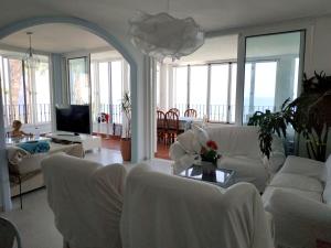 Spacious house in Roquetas de Mar, 140 m², shared pool