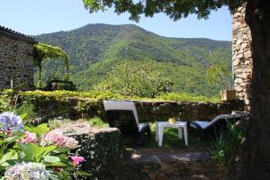 Maisons de vacances Maison d'une chambre avec jardin clos a Dompnac : photos des chambres