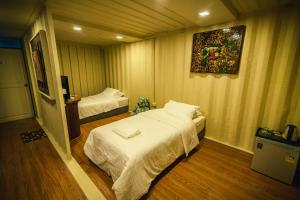 Suankaew​ art​ hostel​