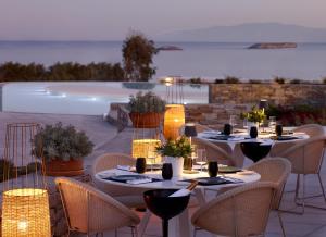 Paros 844 00, Greece.