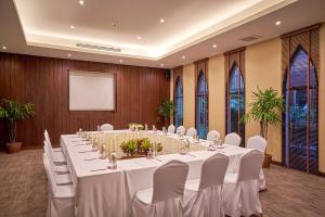 Khanom Beach Resort And Spa