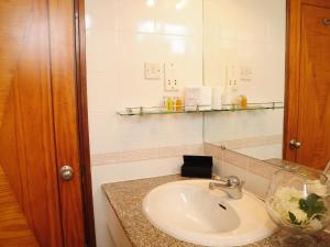 Riverside Serviced Apartments