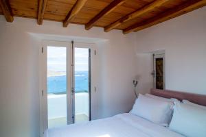 Villa Ester - Heated Pool & Jacuzzi, Tennis court, Sauna Myconos Greece