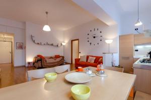 JOIVY Apt for 4, metres from beach, in Sestri Levante