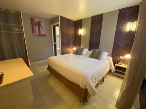 Hotels Contact hotel - Motel Les Bleuets : photos des chambres